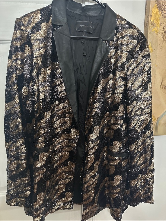 BCBGMaxAzria Jackets & Blazers - BCBGMaxAzria Black and Gold Sequin Blazer